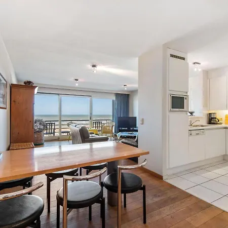 Royal 201 Seafront In A Top Location *
